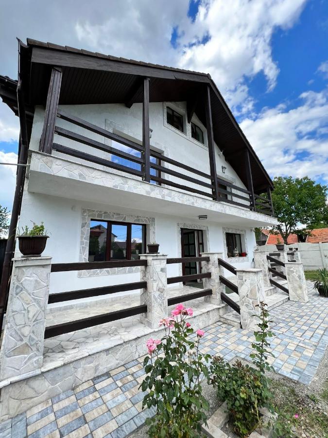 Garden Villa Brasov Exterior photo